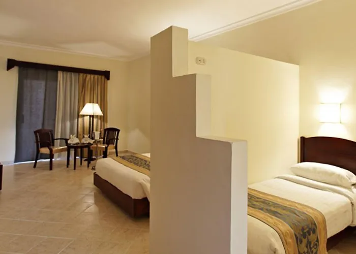 Three Corners Sunny Resort 4*