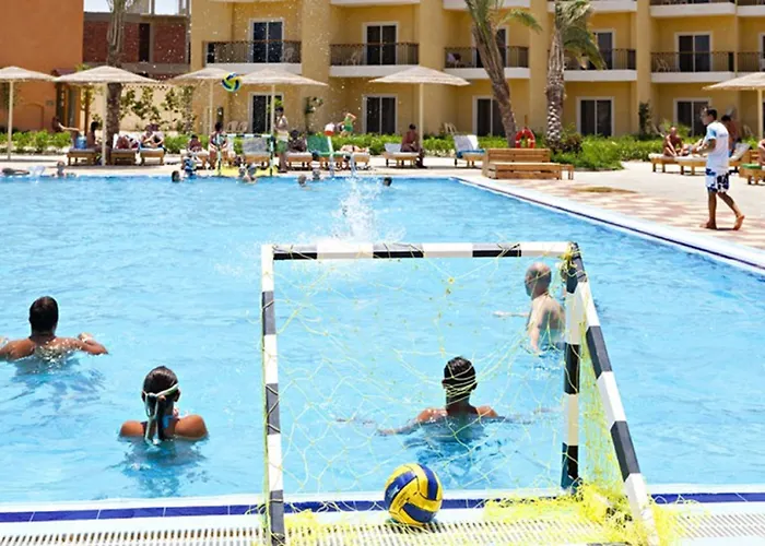 Three Corners Sunny Resort 4*